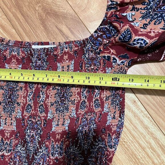 Hint of Mint Cropped Blouse Size M Red Burgundy Printed Puff Sleeve Cottage Boho - Picture 4 of 5